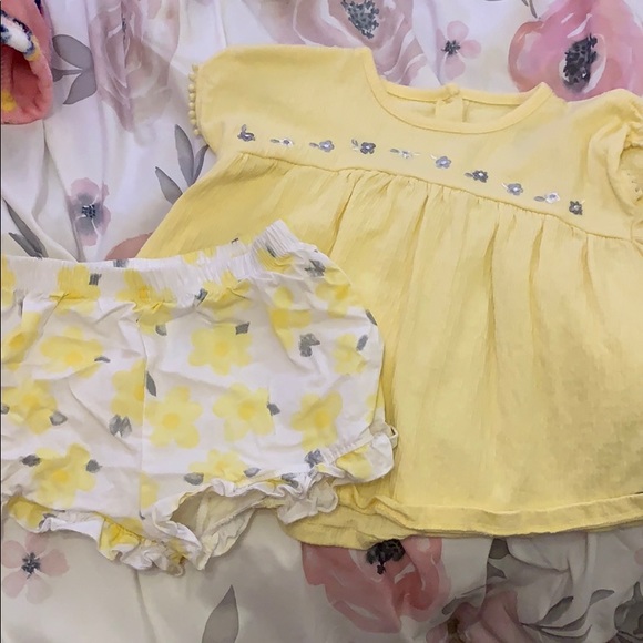 Calvin Klein Jeans Other - Yellow outfit!